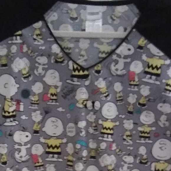 NWT TOONIFORMS Peanuts/Charlie Brown and Snoopy scrub top. XL - Picture 6 of 9